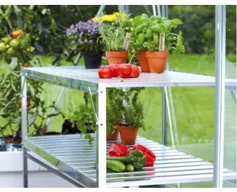 Mesa de aluminio con estante adicional 52 x 120 cm.